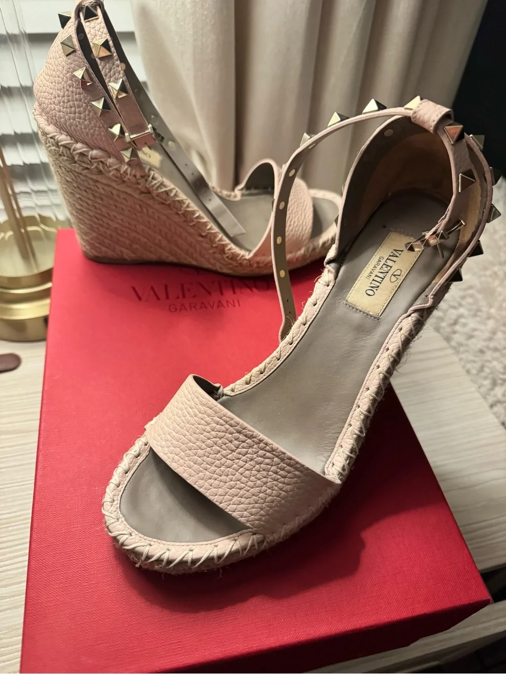 VALENTINO GARAVANI AUTHENTIC blush pink rockstud espadrills. ORIGINAL PACKAGING